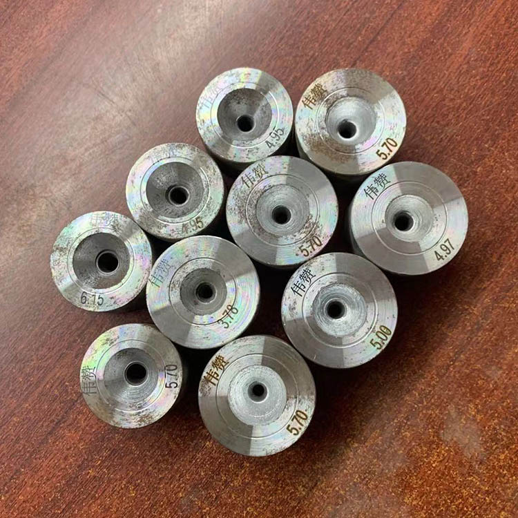 金剛石模具賦能 高速小水箱、高晶模組助力不銹鋼制品定制化精密拉絲